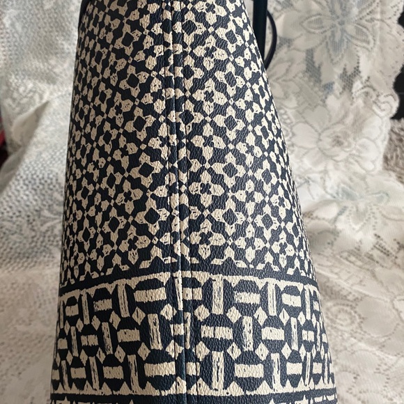 USED WONDER TOTE BAG - Picture 8 of 16